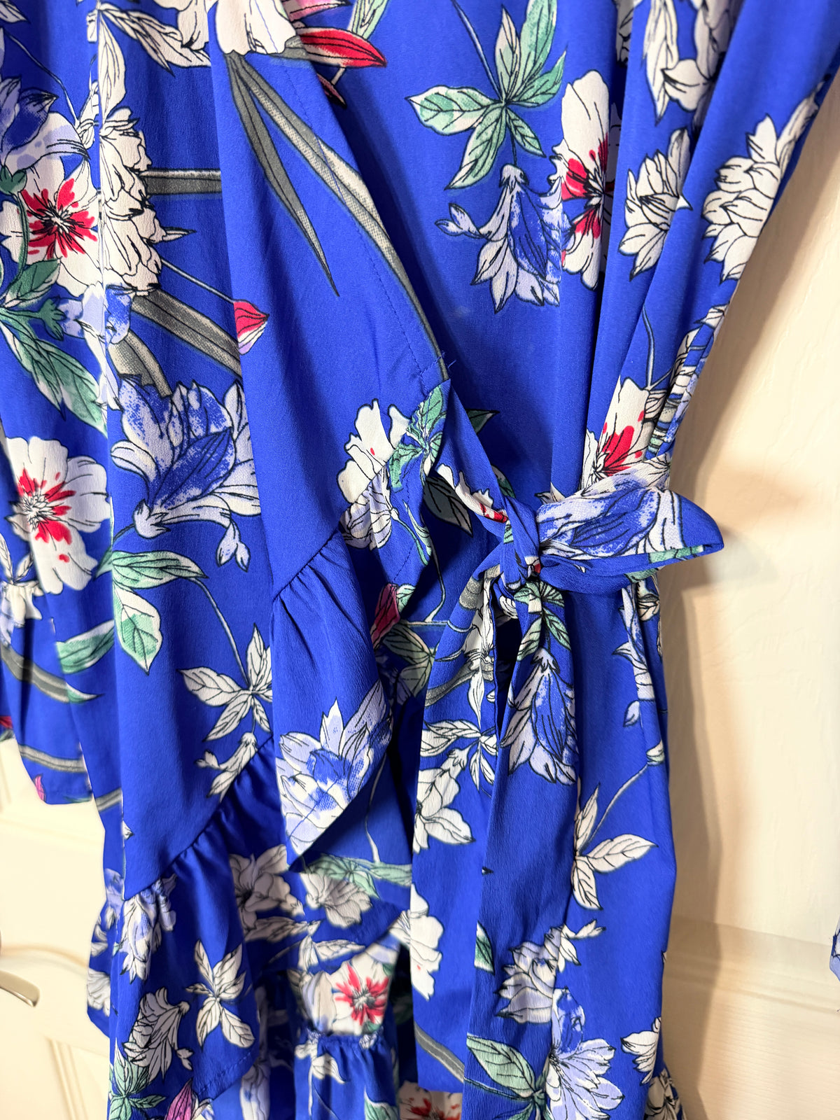 Boohoo floral wrap dress size 6