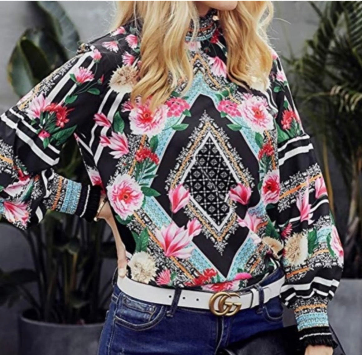 Geometric long-sleeve silk like blouse