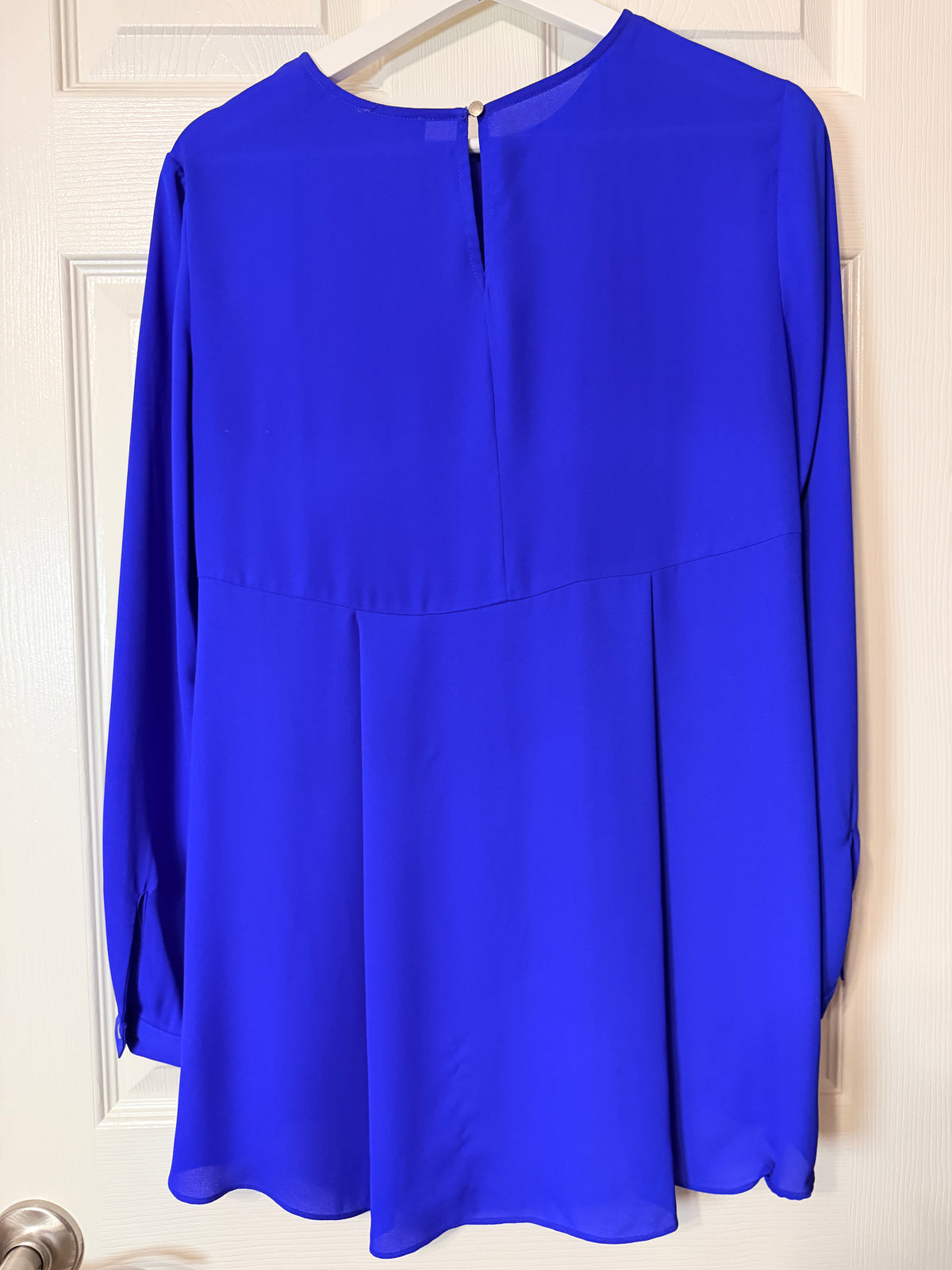 Vince Camuto long sleeve hi-lo blouse