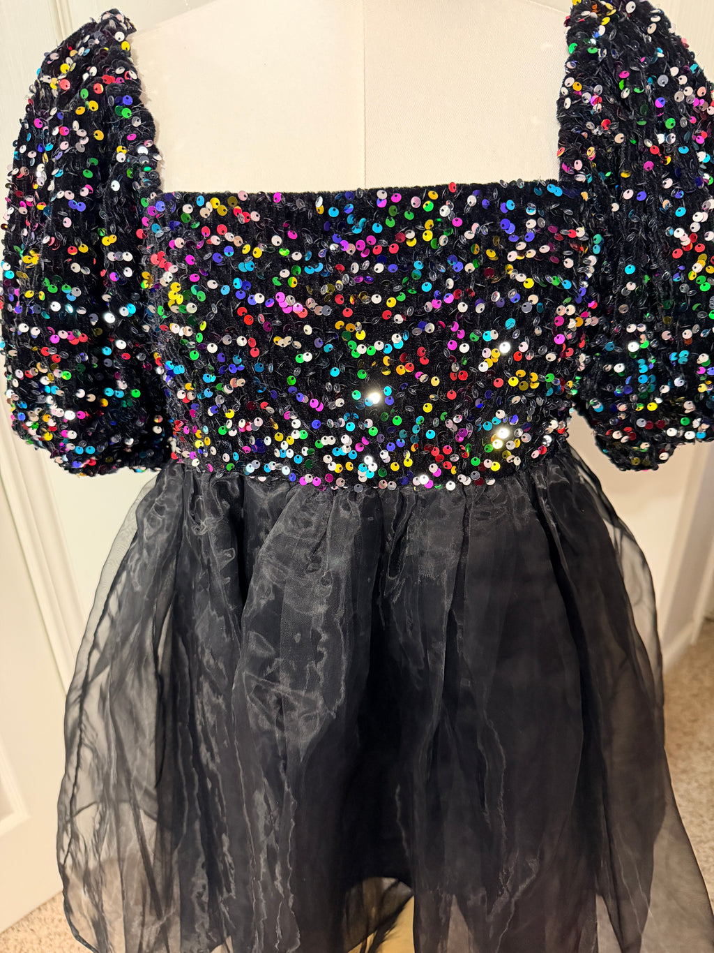 Black Multi Sequin Organza Puff Sleeve Babydoll Dress Size Medium