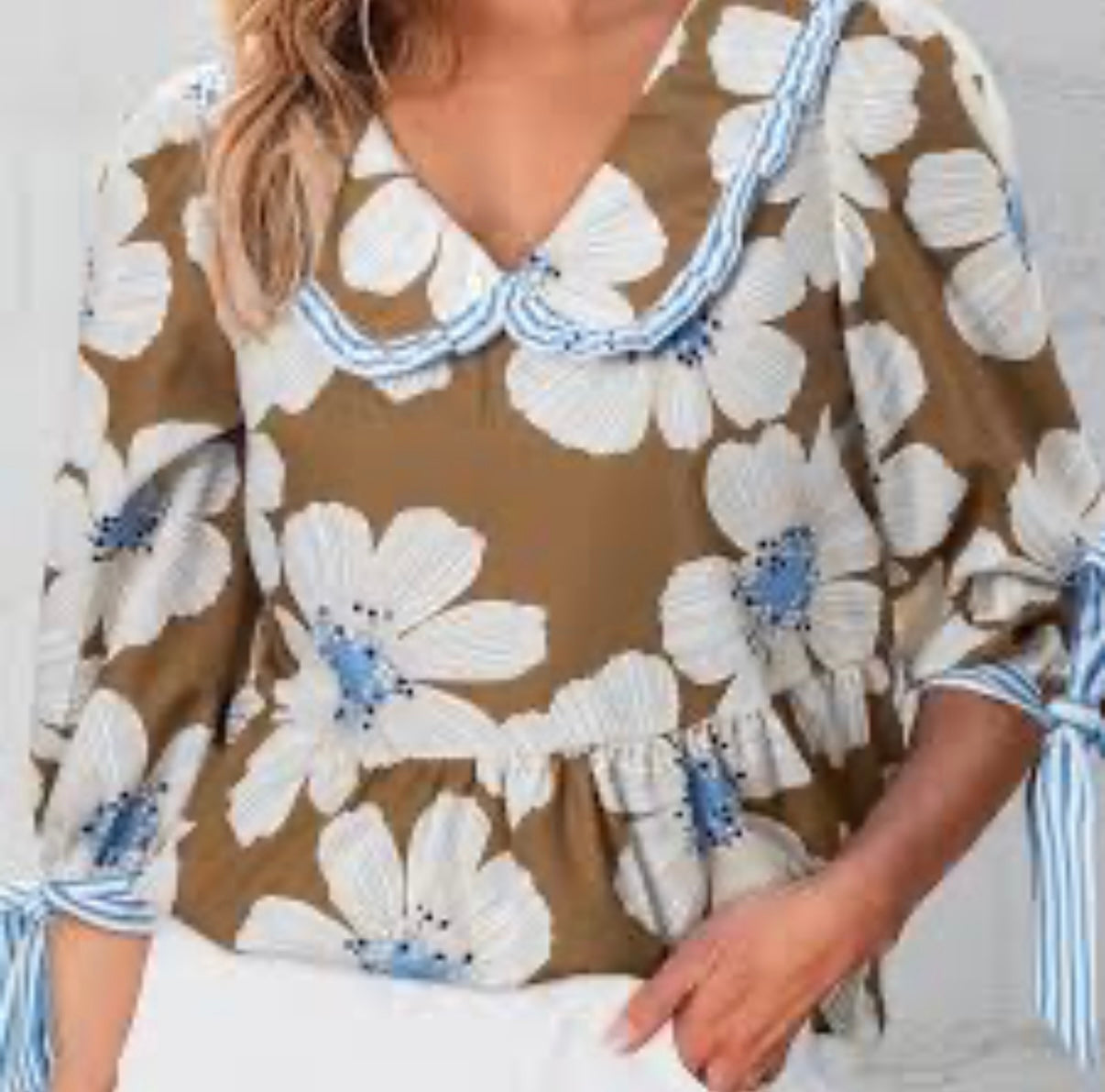 Floral Print Peter Pan Collar Blouse (30-day rental)