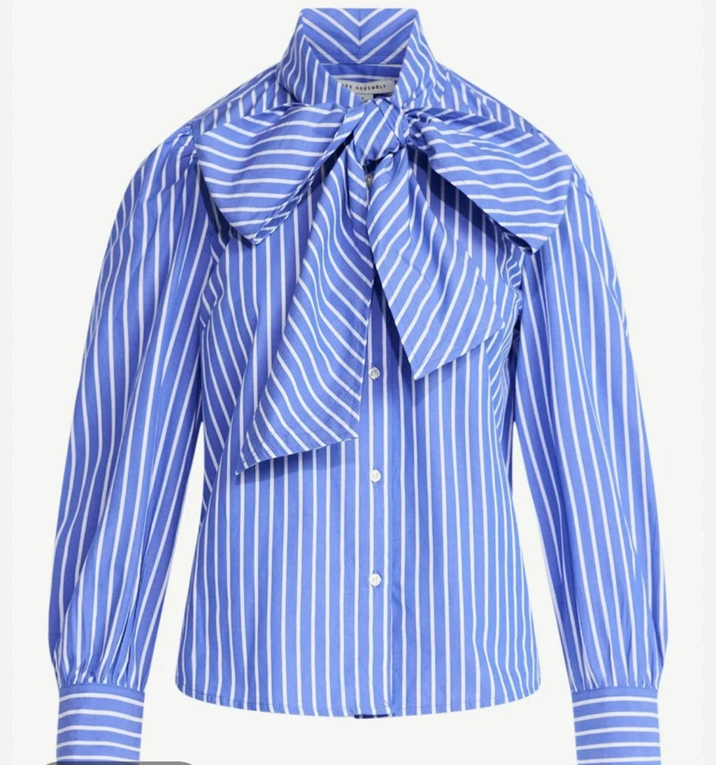 Free Assembly women's blouse blue and white striped pattern and a large tie (30-day rental)