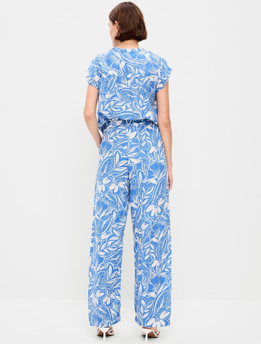 High-Waisted Crinkle Gauze Barrel Ankle Pants (30-day rental)