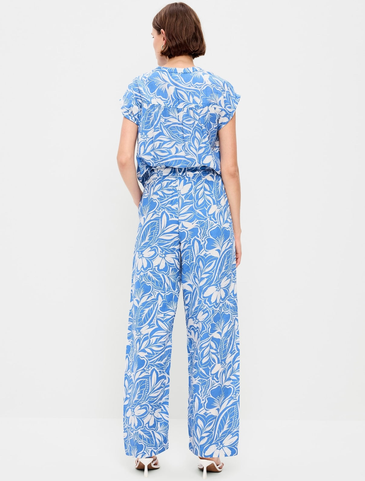 High-Waisted Crinkle Gauze Barrel Ankle Pants (30-day rental)