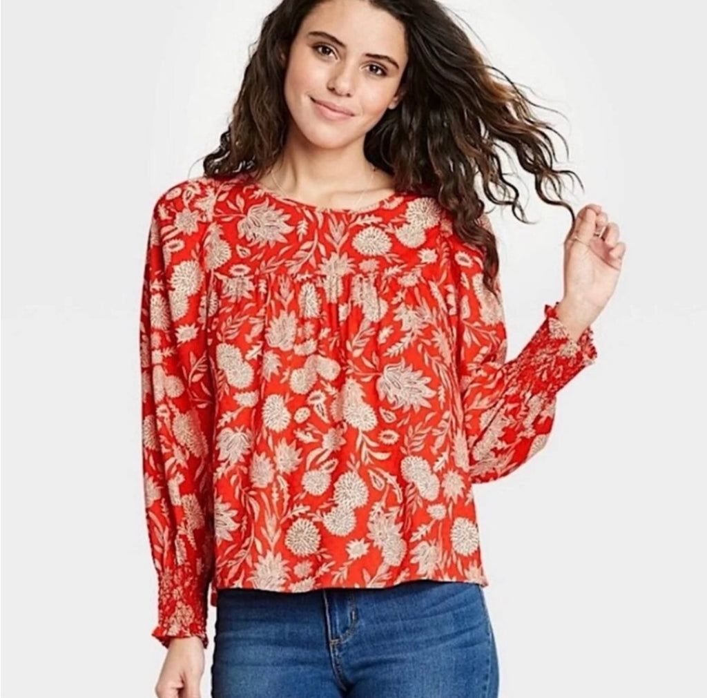 Universal Thread red floral blouse features smocked cuffs and long balloon sleeves (30-day rental)