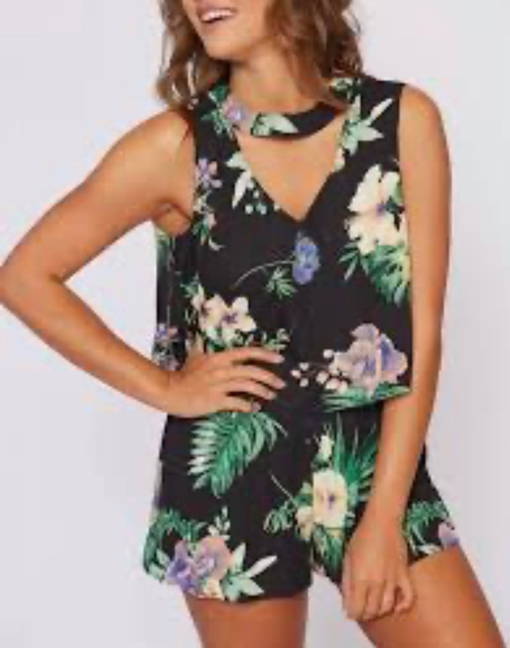 Peach Love California Adorable tropical print romper with semi open back size small