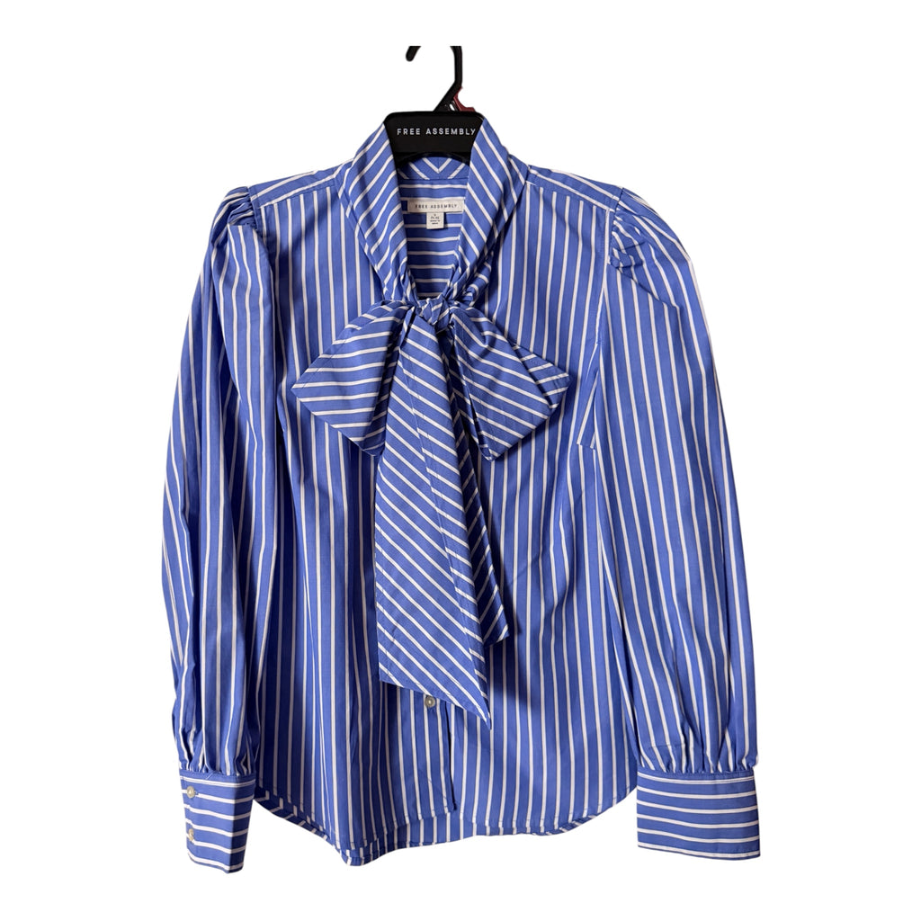 Free Assembly women's blouse blue and white striped pattern and a large tie (30-day rental)